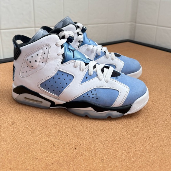 Jordan 6 Retro UNC youth size 6Y, women’s 7.5/8 - Picture 1 of 9
